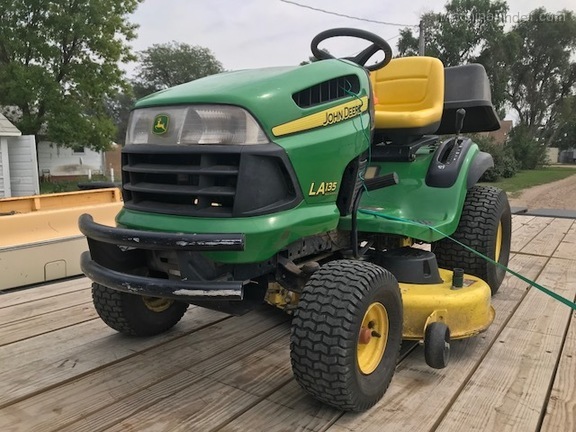 2010 John Deere LA135 Grossenburg Implement