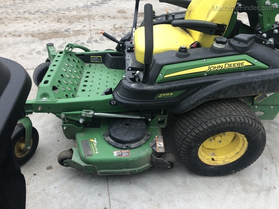 John deere 2025 z915b bagger